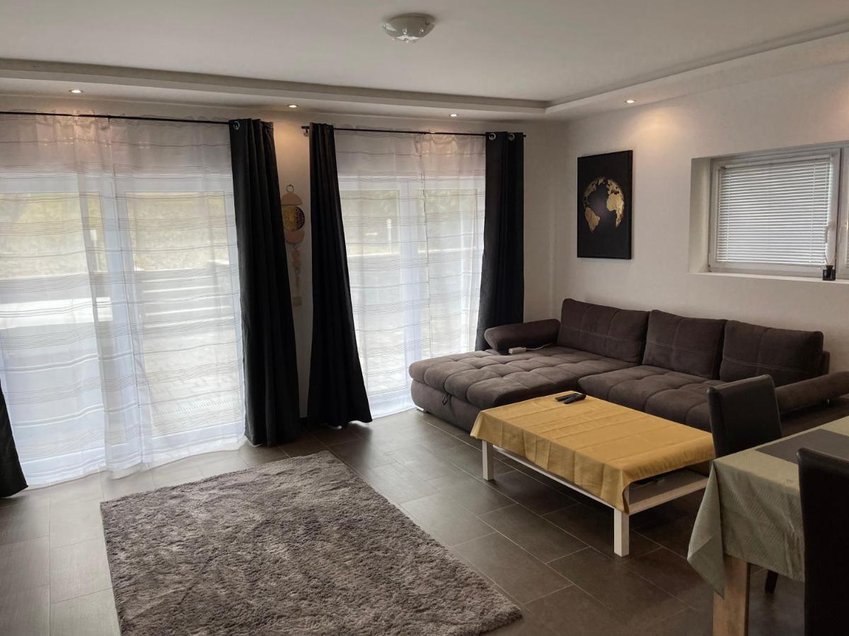 Malibu Apartman & Jacuzzi Miskolc Exterior foto